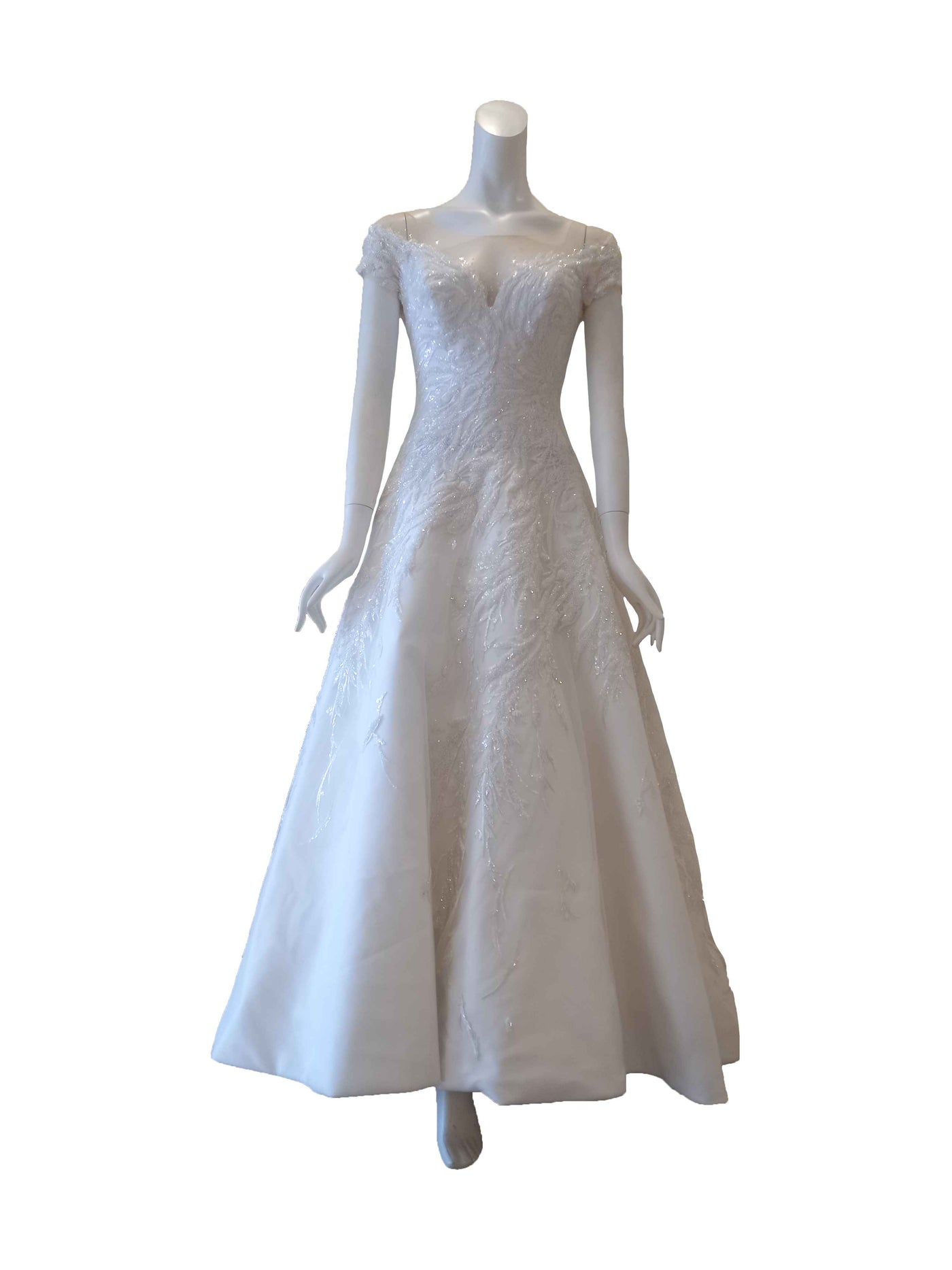 Rent : Albert Yanuar - White A- Line Without Sateen Outer Wedding Gown