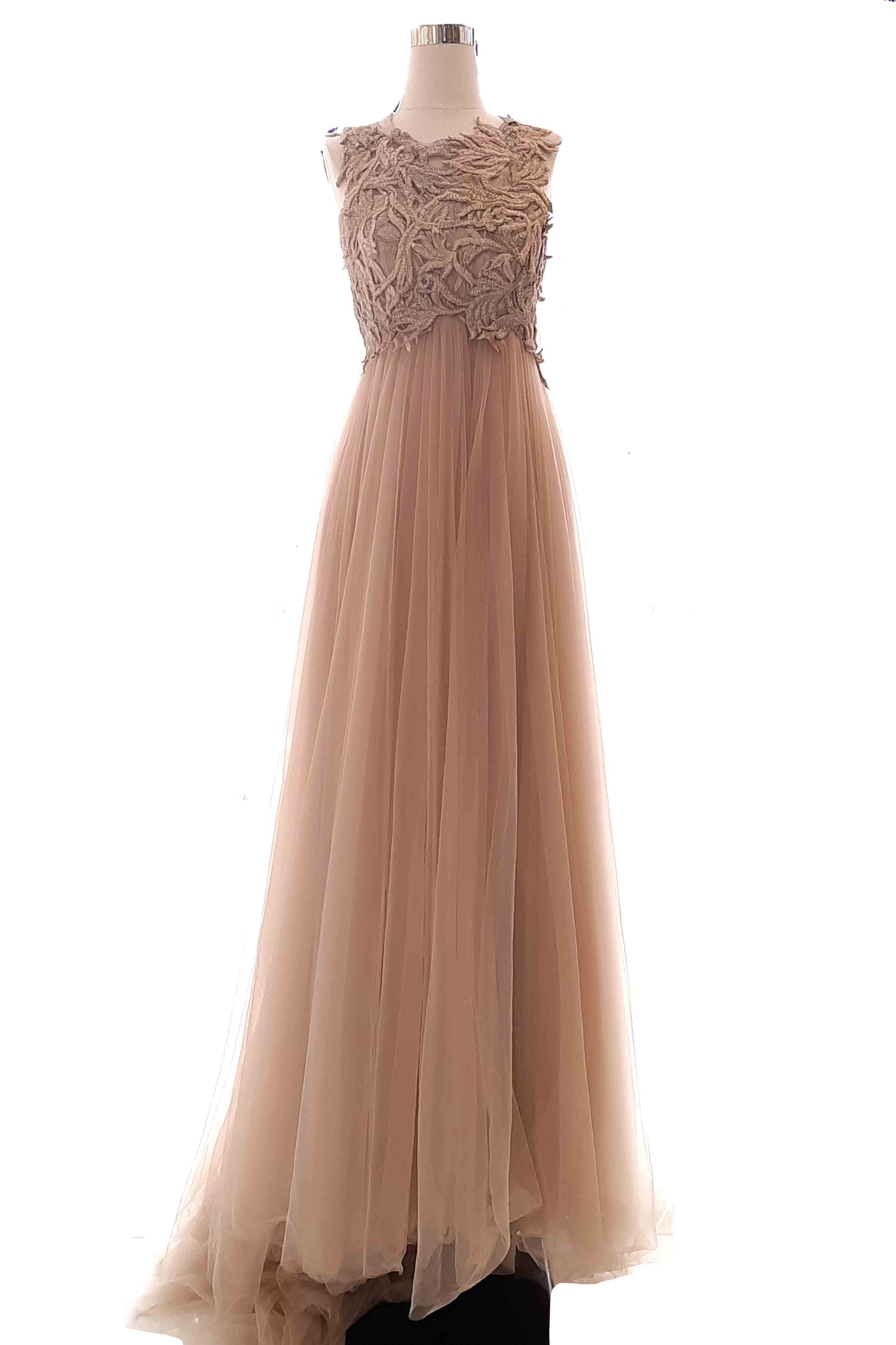 Buy : Liliana Lim - Beige Sleevless Tulle Gown