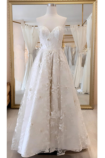 Rent : Bramanta Wijaya - Sweetheart A Line Flower Wedding Gown
