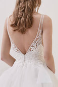 Rent : Pronovias - Elom Wedding Gown